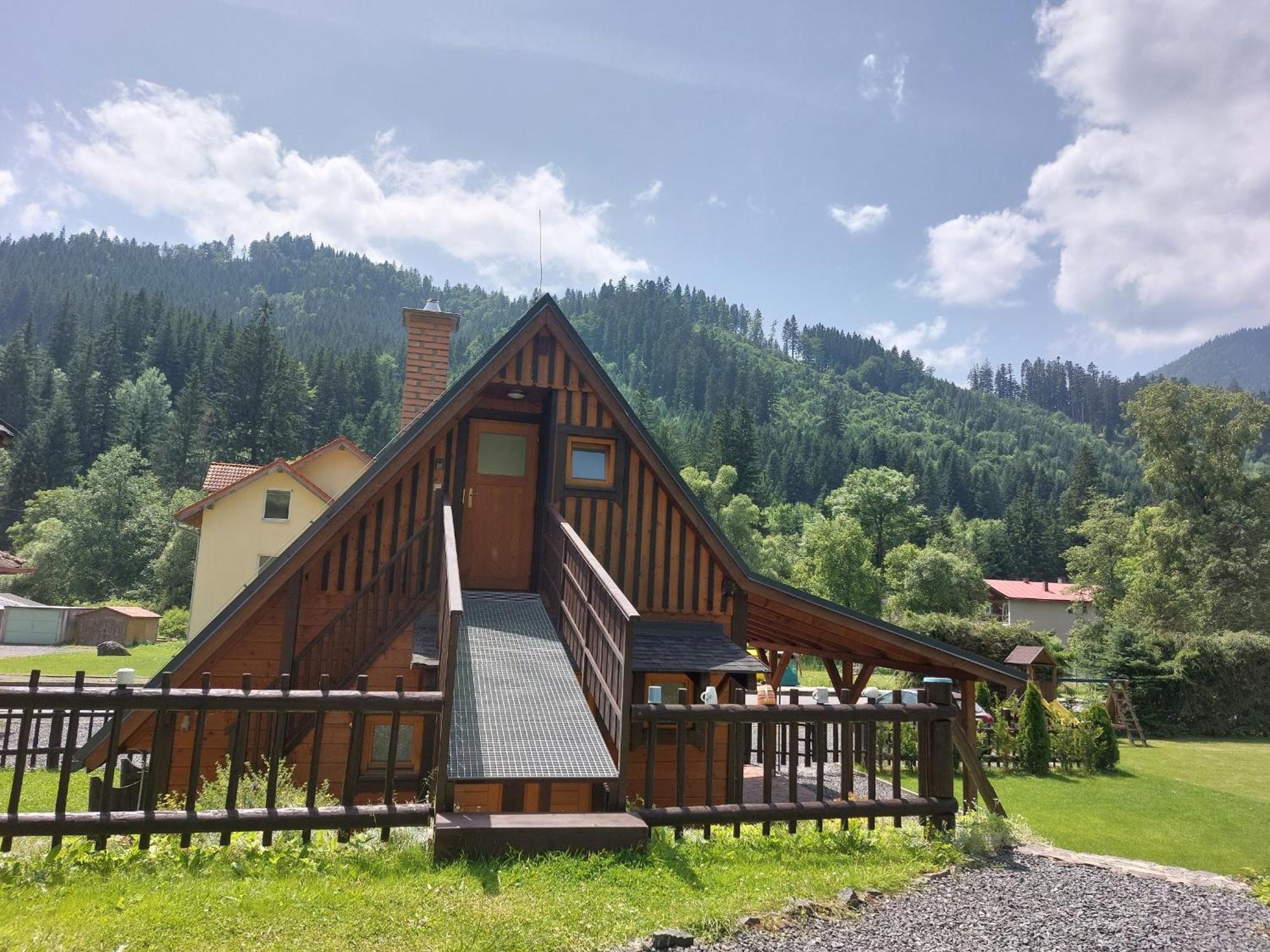 Chatka Pod Jaskynou Maluzina Exterior photo